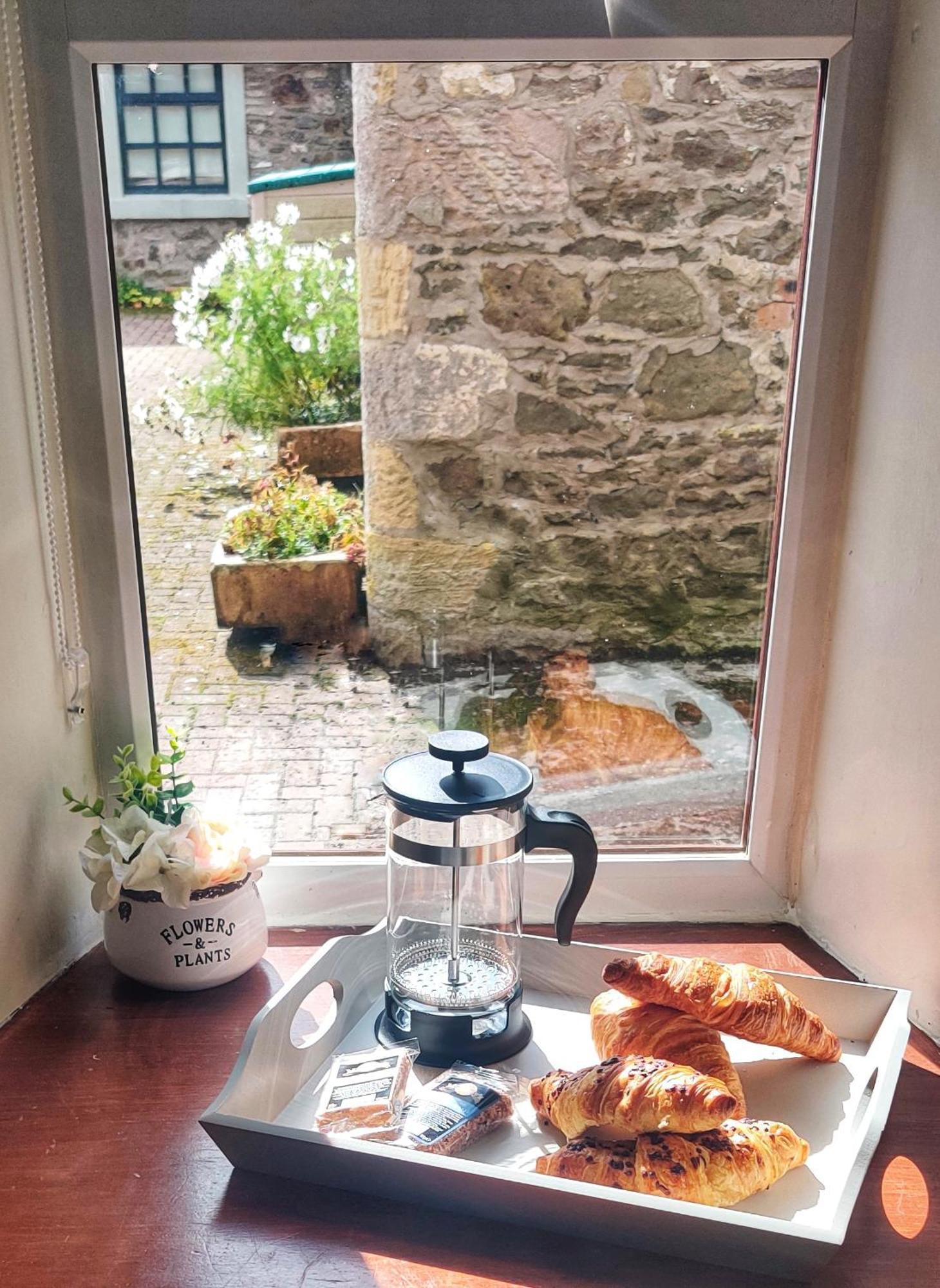 The Granary At Tinto Retreats, Biggar Is A Gorgeous 3 Bedroom Stone Cottage Wiston  Eksteriør billede